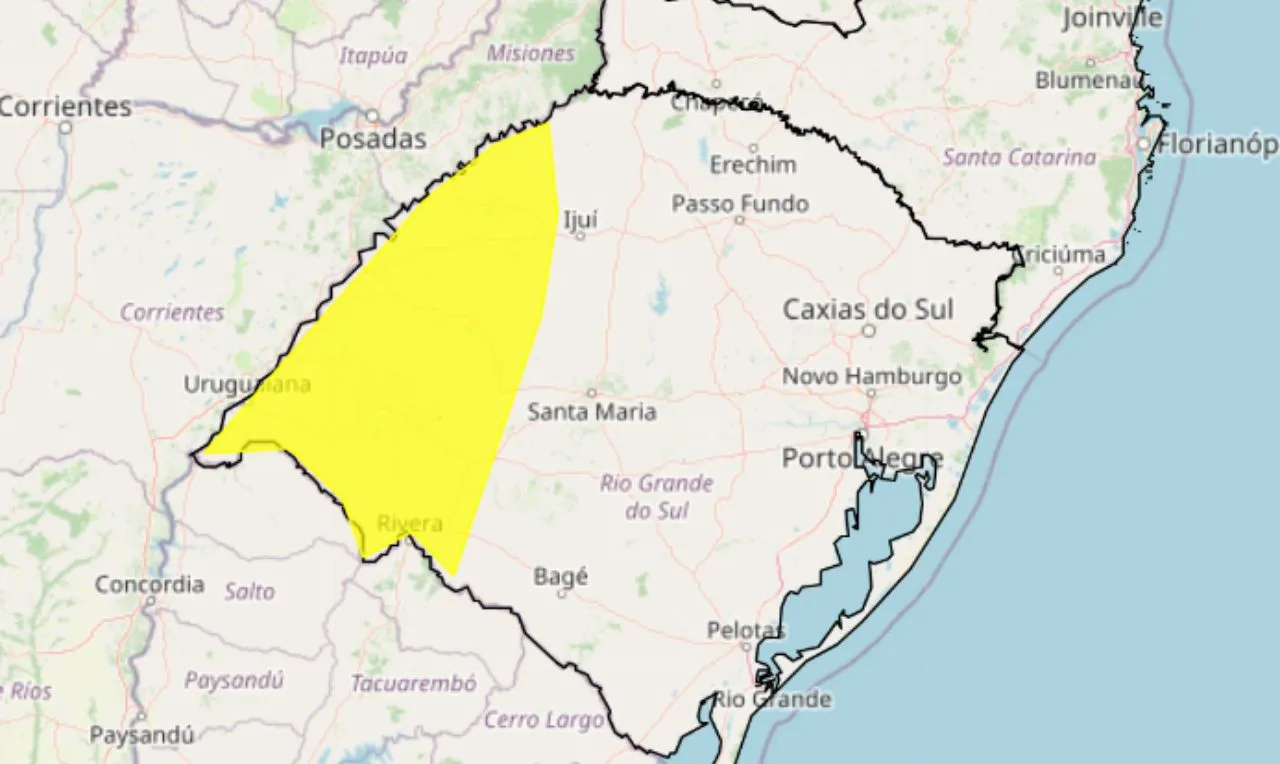 A imagem mostra as áreas em alerta para tempestade no RS